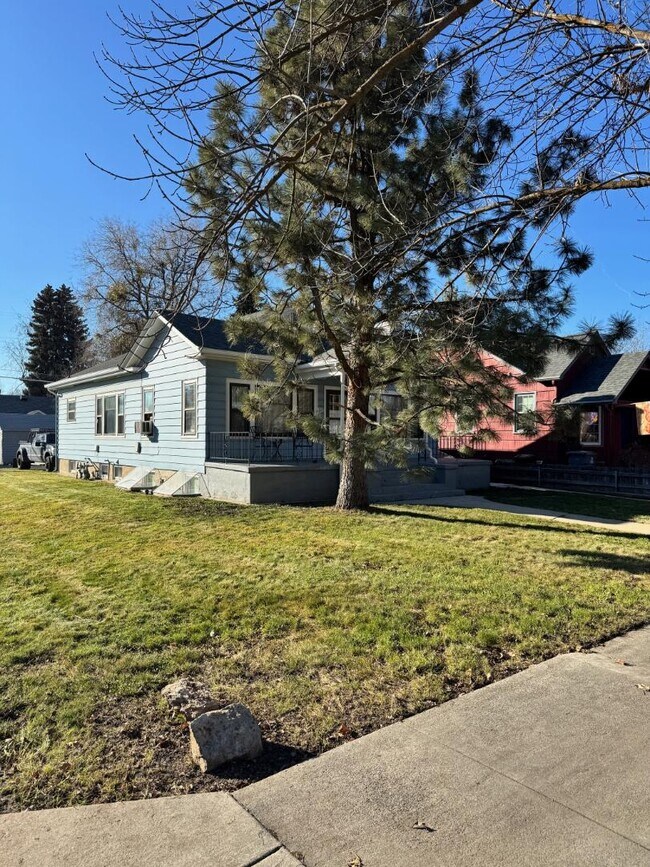 Building Photo - 2201 W State St