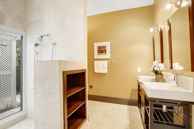 Building Photo - 3001 Jasmine Ct