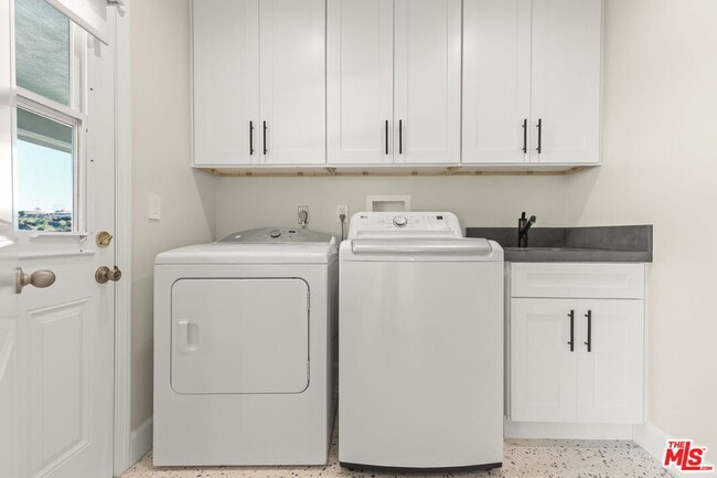 Building Photo - 4102 Cloverdale Ave