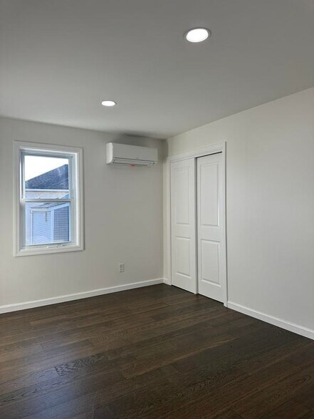 Building Photo - 220 Lafayette Ave