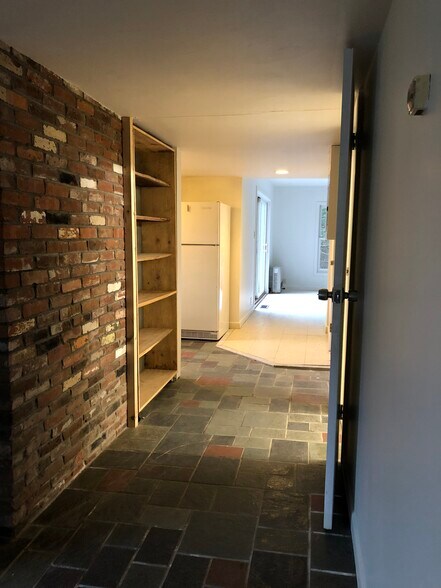 Building Photo - 2908 Lincoln Hill Rd