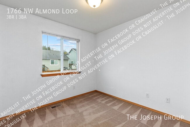 Building Photo - 1766 NW Almond Loop