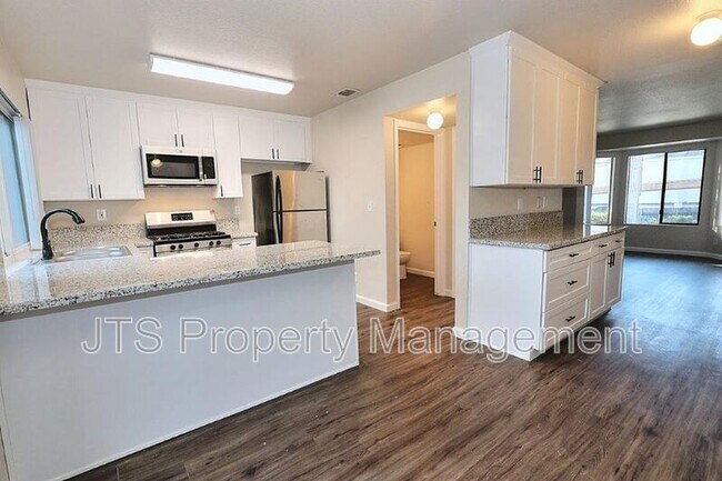 Building Photo - 5820 Alorn Ln