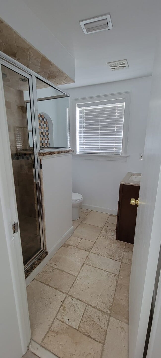 Building Photo - 7018 N Grady Ave