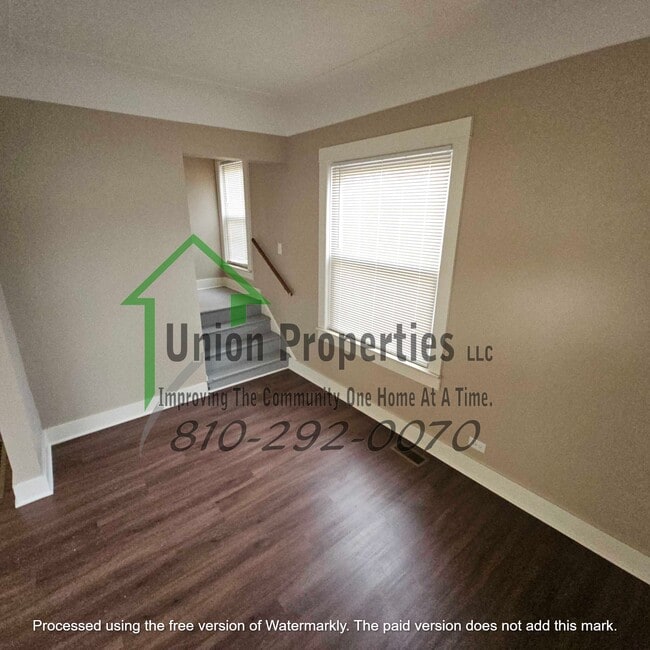 Building Photo - 263 N Elk St