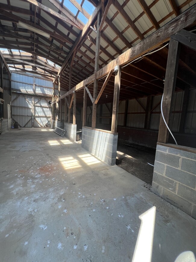 Building Photo - 162 Birtwick Rd