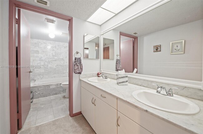 Building Photo - 9341 Collins Ave