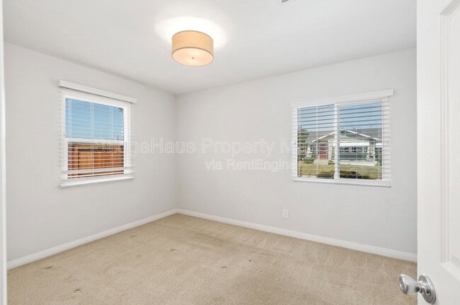 Building Photo - 816 Oro St