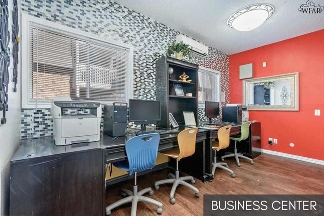 Building Photo - 2612 Southwest Pkwy