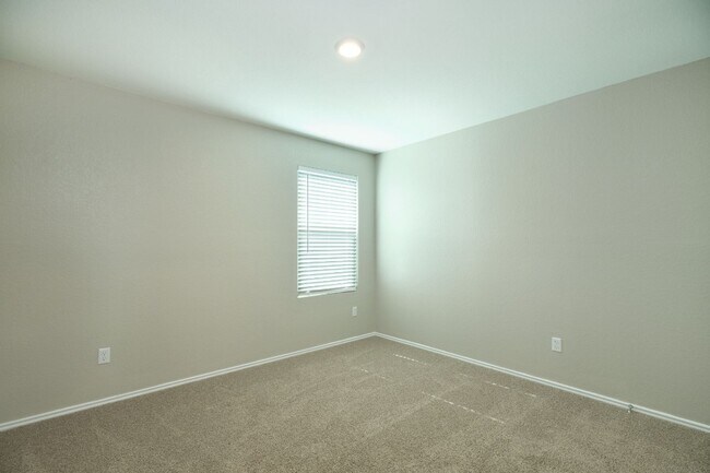 Building Photo - 111 Mountain Maple St