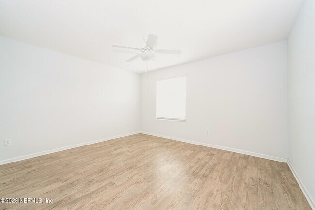 Building Photo - 512 Eiseman Wy