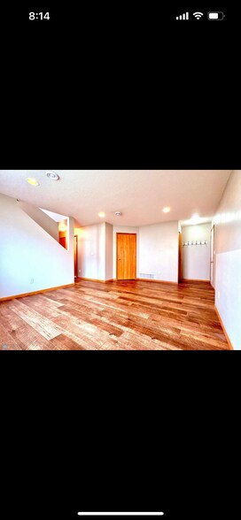 Living room - 2578 Amber Valley Ct S