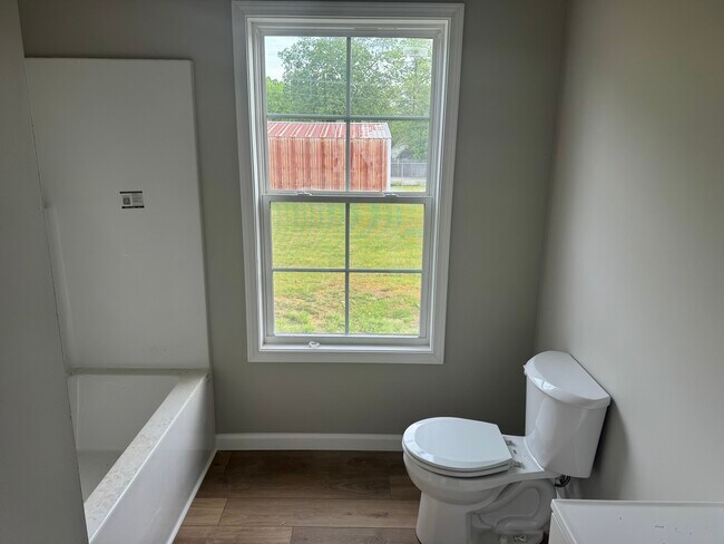 Building Photo - 619 Mayes Ln