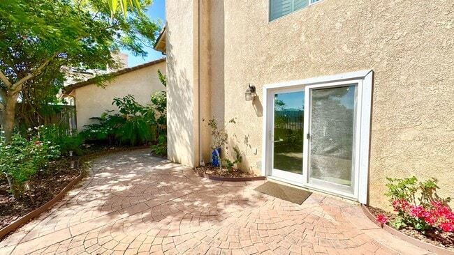 Building Photo - Beautifully Updated and Upgraded Two-Story in Bonsall, Water/Trash/Landscaping Included in Rent, ...