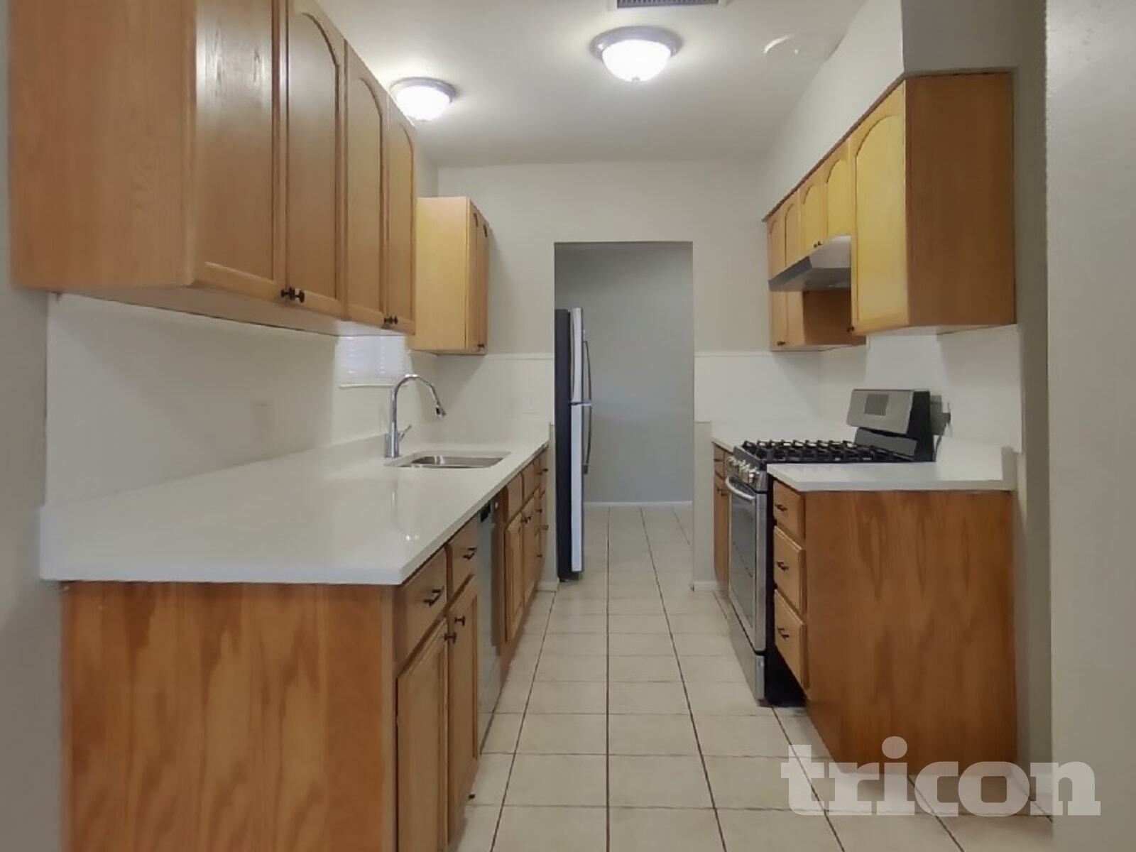 Building Photo - 120 W 8th Pl