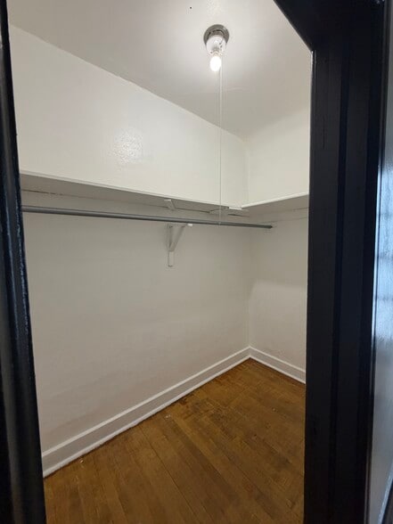 Building Photo - 2647 S 28th St