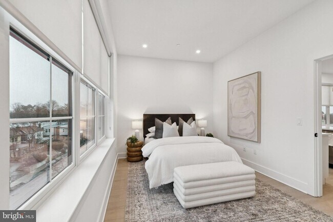 Building Photo - 30 W Allens Ln