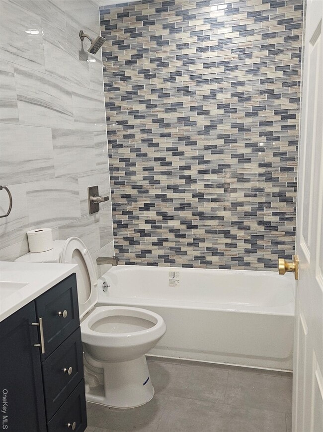 Building Photo - 115-19 Marsden St