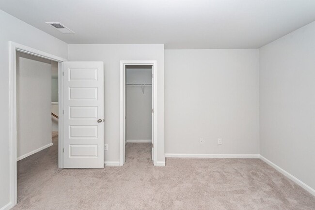 Building Photo - 4 Bedroom, 2.5 Bathroom Home in Cane Bay Plantation - Summerville