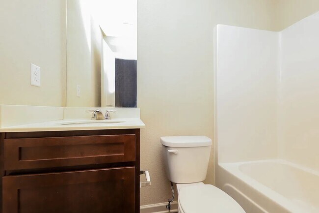 Building Photo - 509 Highwood Ln