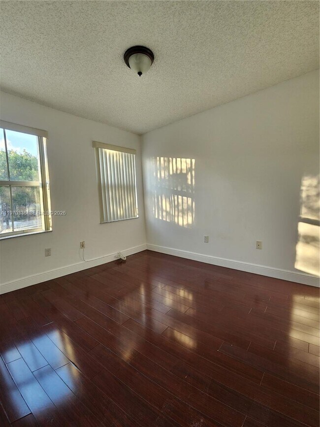 Building Photo - 5085 SW 155th Ave