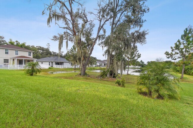 Building Photo - Spacious 4 Bed, 2 Bath Single Family Home ...