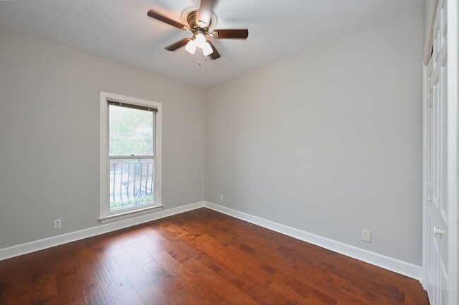 Building Photo - **UPDATED FIRST-FLOOR CONDO IN DESIRABLE P...