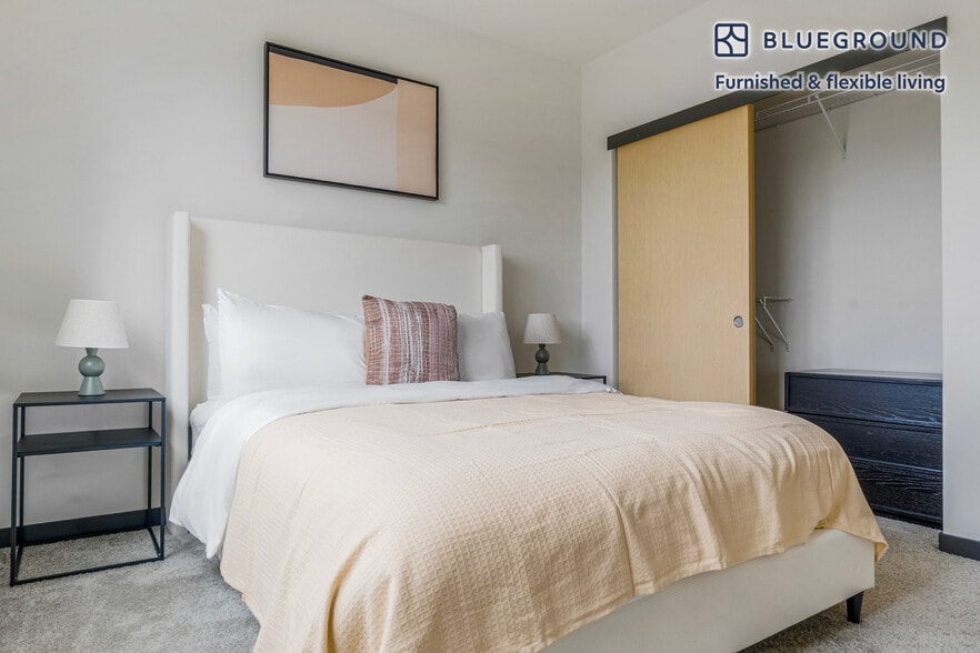 Building Photo - 15566 Northeast 22nd Place-SI FL7-ID910