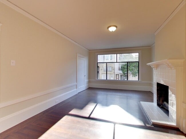 Building Photo - 2041 Hyde St