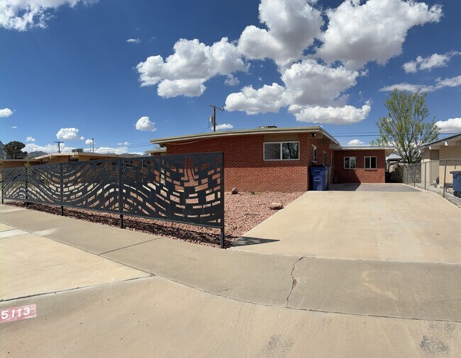 Building Photo - 5113 Wally Dr