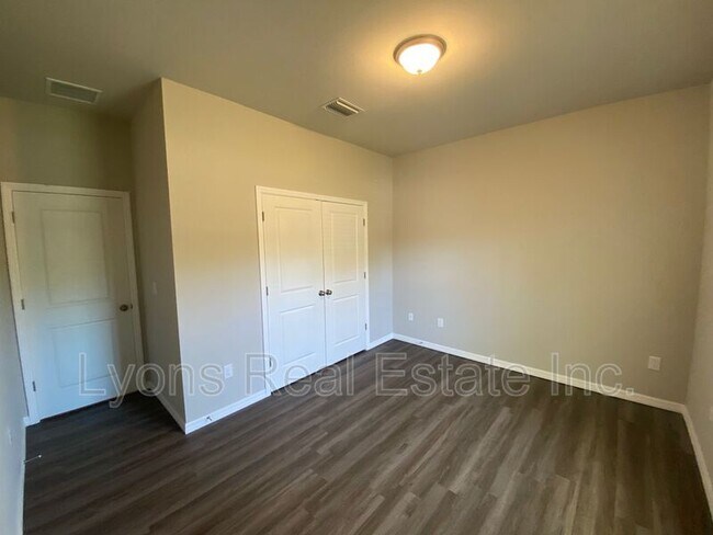 Building Photo - 5625 Abelman Rd