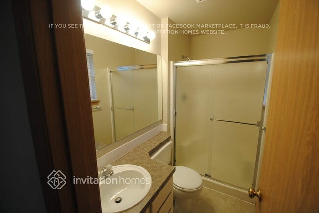 Building Photo - 15711 24th Ave E