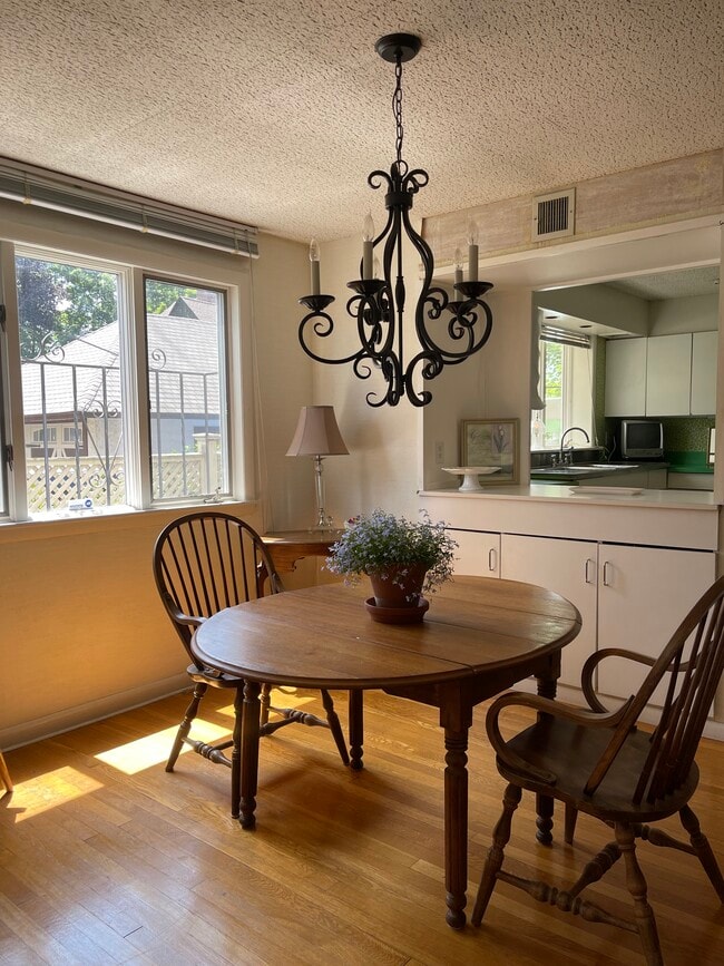 Building Photo - 7 Somerset St