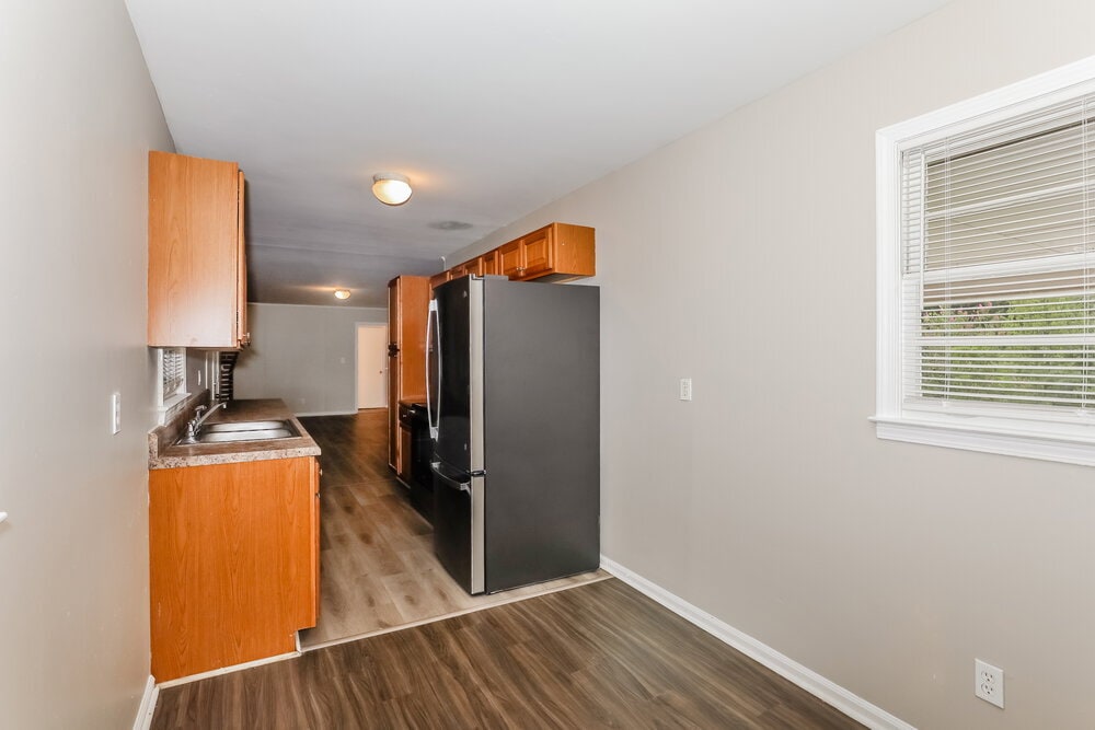 Building Photo - 7487 Grayson Dr