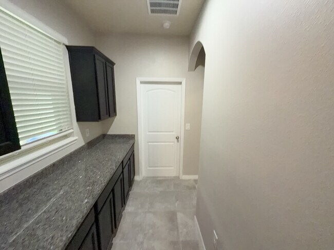 Building Photo - 10697 Atwater Bay Dr