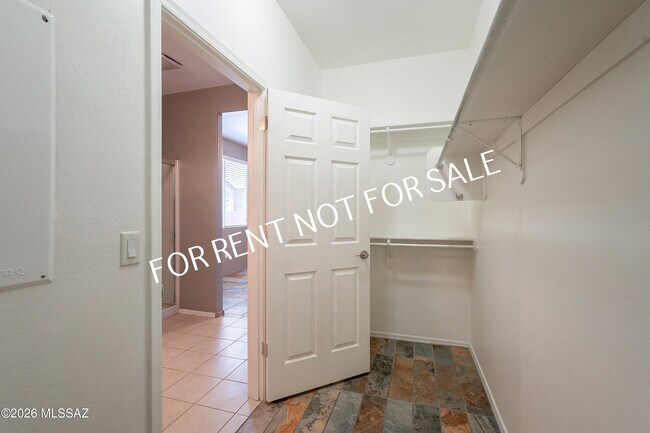 Building Photo - 7307 E Heartwood Dr
