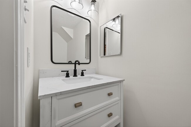 Building Photo - 10706 Lazy Meadows Dr