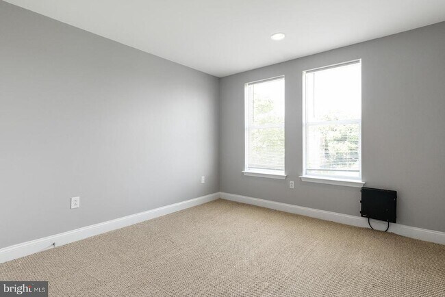 Building Photo - 1940 N Gratz St