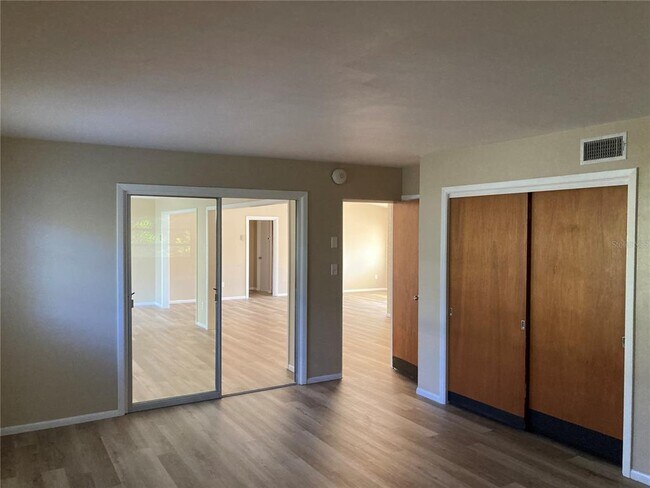 Building Photo - 1194 Porter Dr