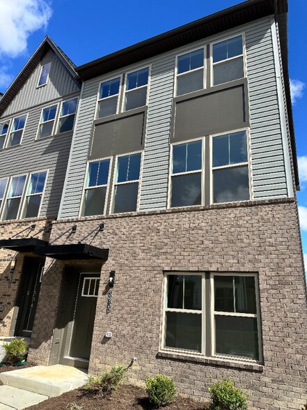 Primary Photo - 3615 Artesian Ln