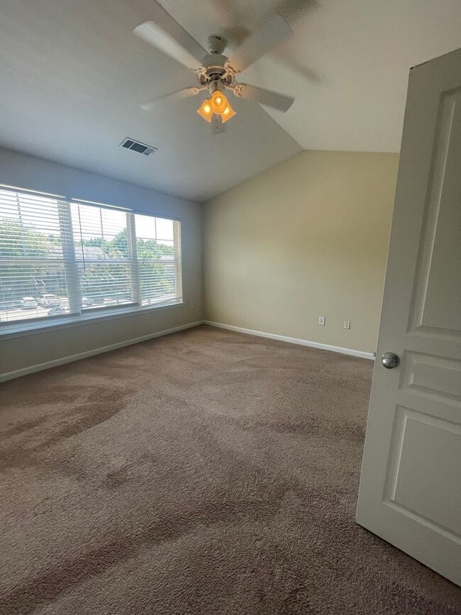 Building Photo - 18-1825 Whittaker