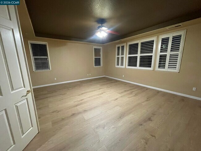 Building Photo - 2649 Torrey Pines Dr