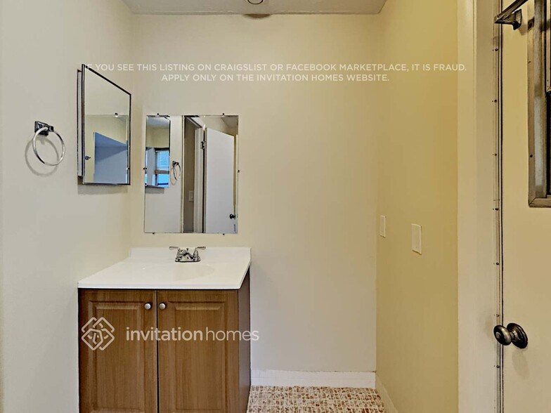 Building Photo - 2605 SW 84th Terrace