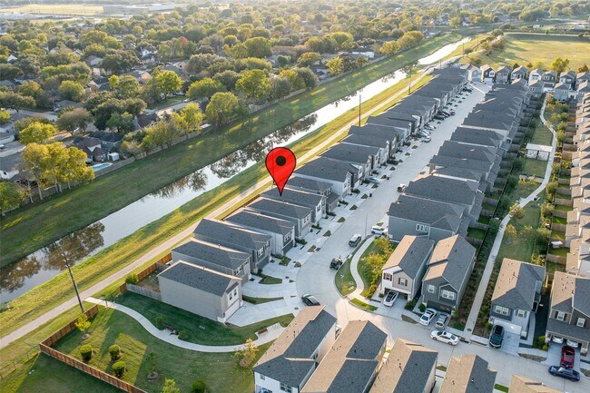 Building Photo - 14719 Silent Gulf Ave