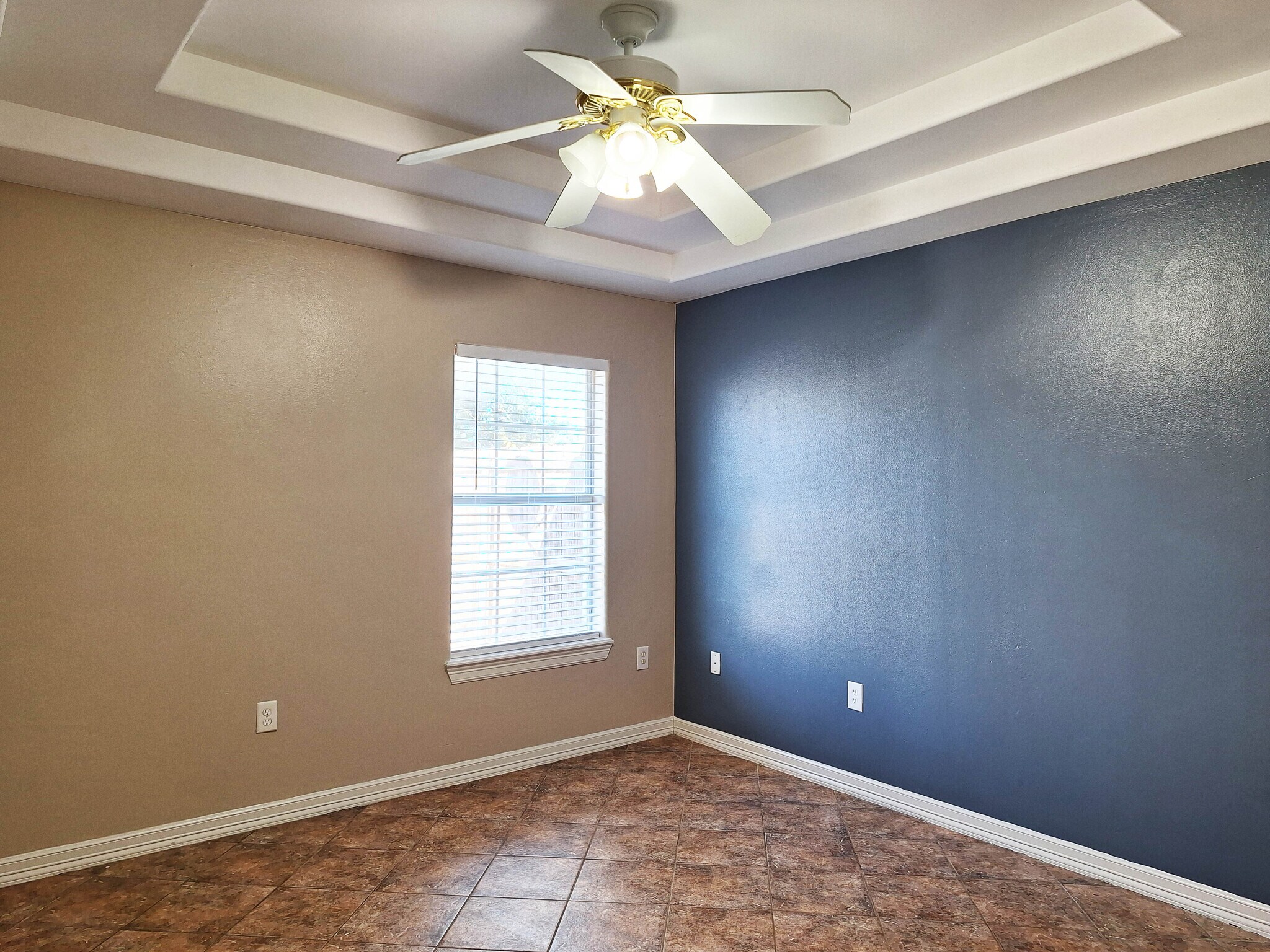 Building Photo - 2118 Aruba Dr