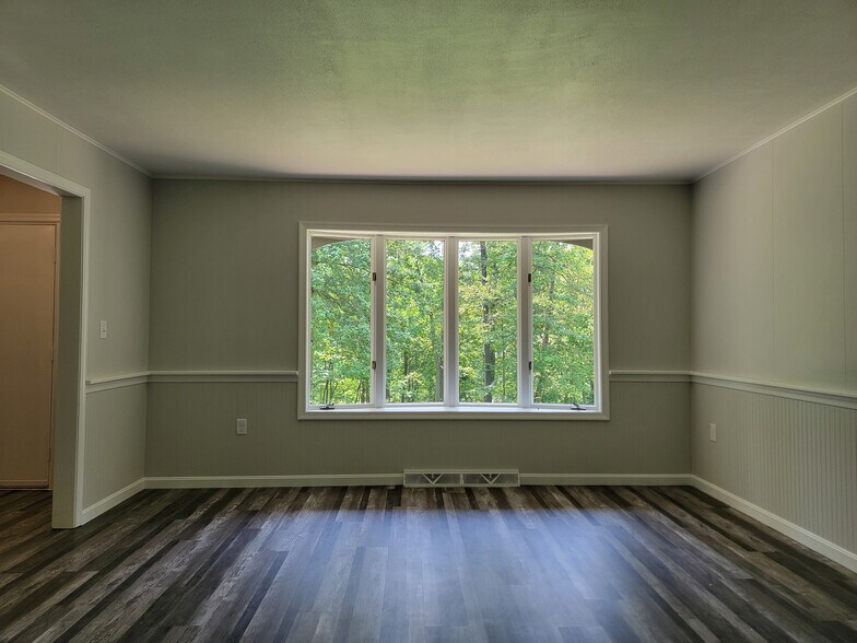 Building Photo - 380 Netzley Dr