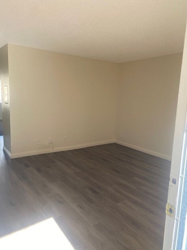 Interior Photo - 15434 Rayen St