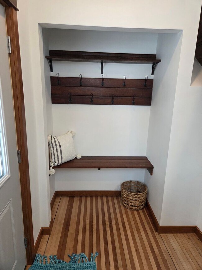 Building Photo - 2904 Parkridge Ave