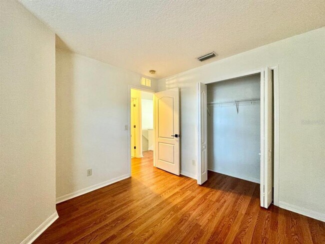 Building Photo - 10545 Shady Falls Ct