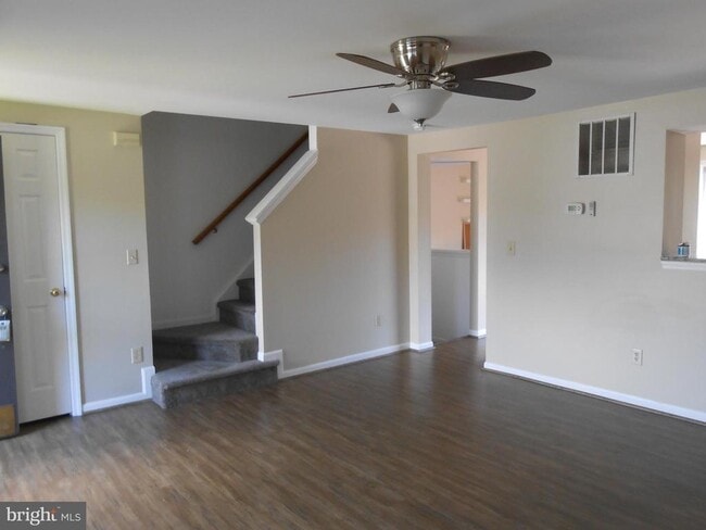Building Photo - 131 Township Ct